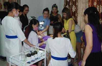 抓培訓,重實操洛納丹蒂專業祛斑加盟商學習持續升溫